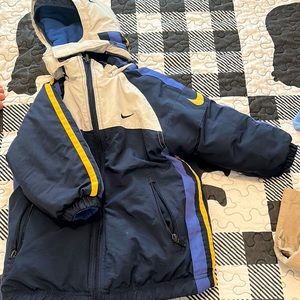 Nike ski jacket size 5/6